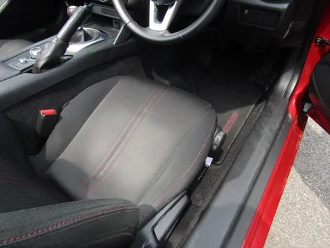 Mazda MX-5 (Roadster)