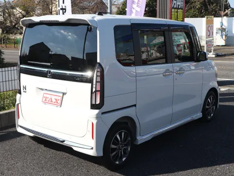Honda N-BOX Custom