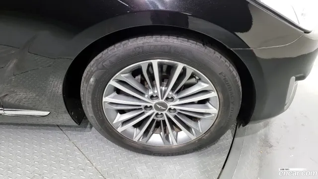 Genesis G90 (EQ900)