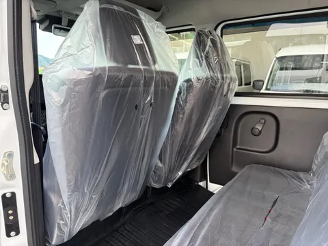 Nissan Clipper Van