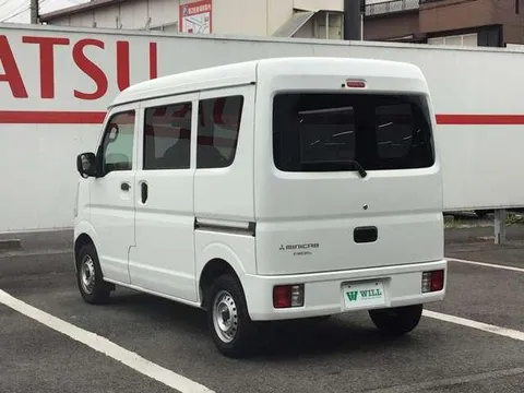 Mitsubishi Minicab Van