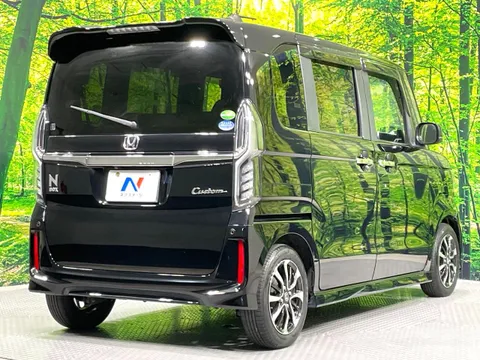 Honda N-BOX Custom