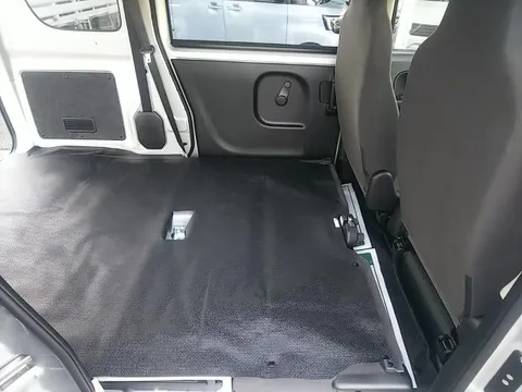 Nissan Clipper Van