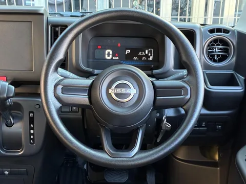 Nissan Clipper Van