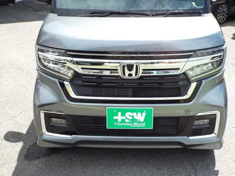 Honda N-BOX Custom