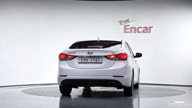 Hyundai Elantra (Avante)