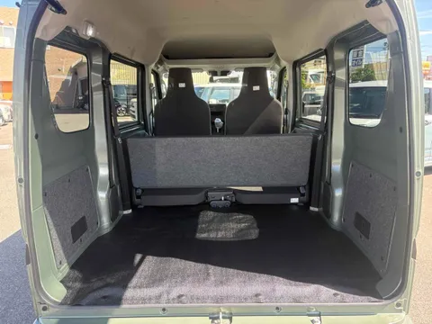 Nissan Clipper Van