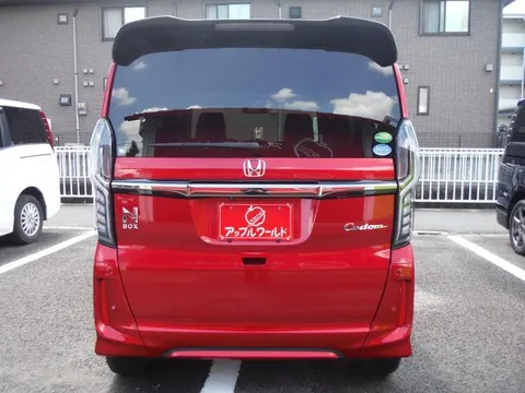 Honda N-BOX Custom
