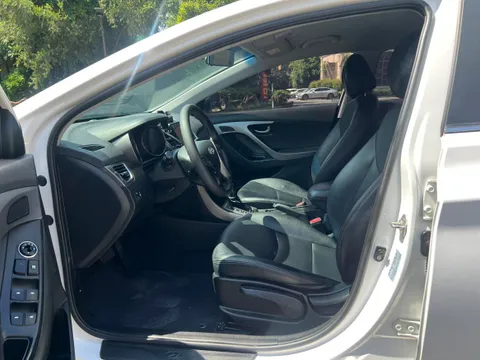 Hyundai Elantra (Avante)