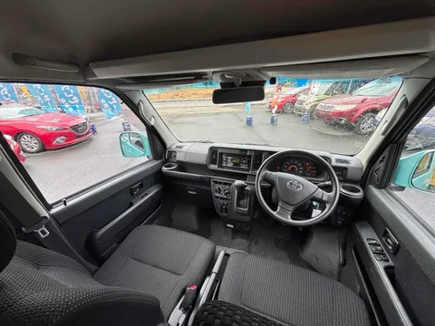Toyota Pixis Van