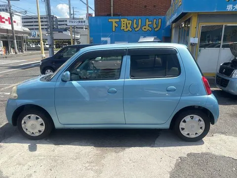 Daihatsu Esse