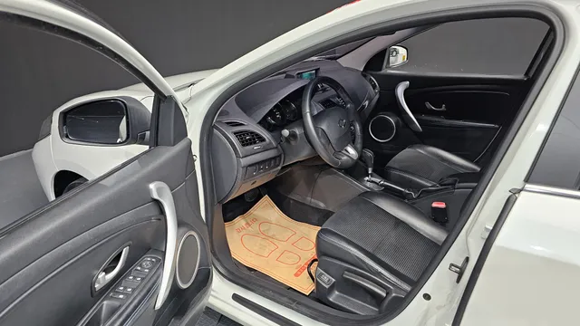 Renault SM3