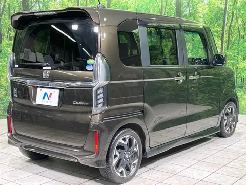 Honda N-BOX Custom