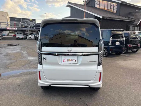 Honda N-BOX Custom