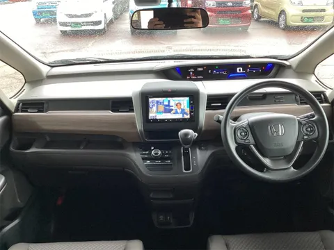 Honda Freed Plus