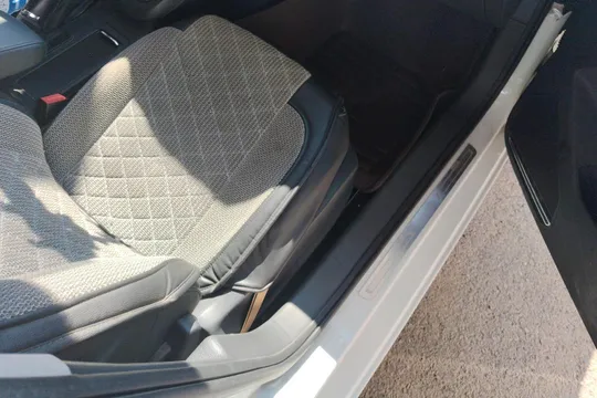 Volkswagen Sagitar