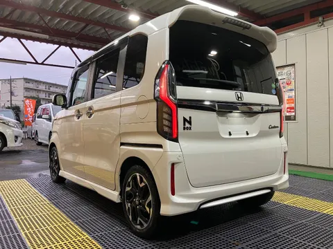 Honda N-BOX Custom