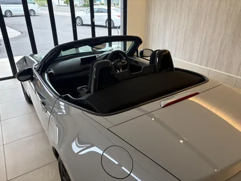 Mazda MX-5 (Roadster)