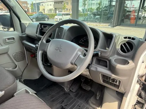 Mitsubishi Minicab Van