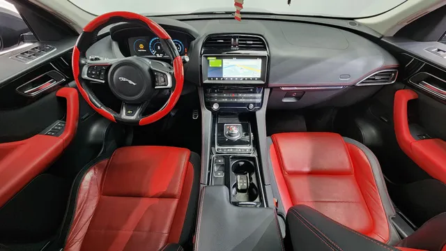 Jaguar F-Pace
