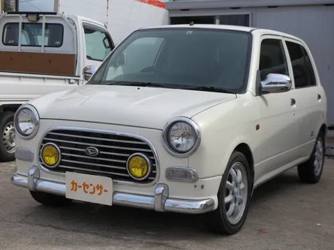 Daihatsu Mira Gino