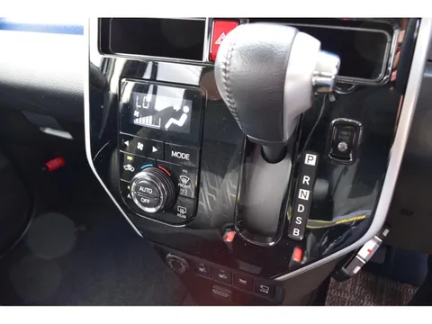 Subaru Justy Minivan