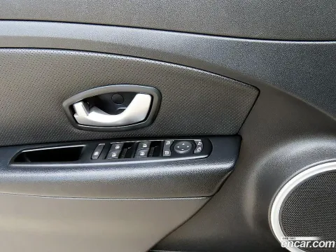 Renault SM3