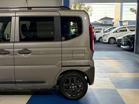Suzuki Spacia Gear