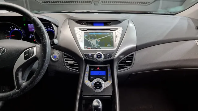 Hyundai Elantra (Avante)