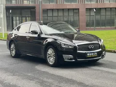 Infiniti Q70