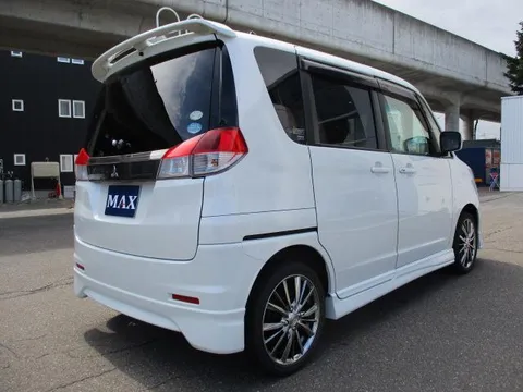 Mitsubishi Delica D:2