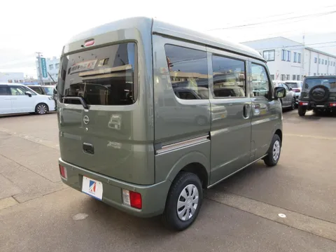 Nissan Clipper Van