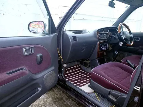 Daihatsu Mira Gino