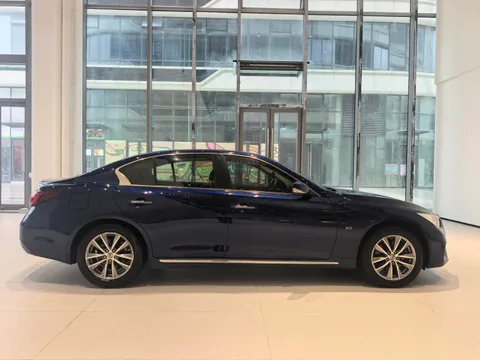 Infiniti Q50L