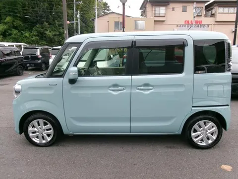 Suzuki Spacia