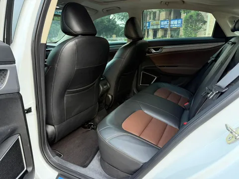 Geely Emgrand GL