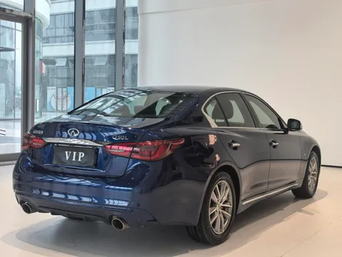 Infiniti Q50L