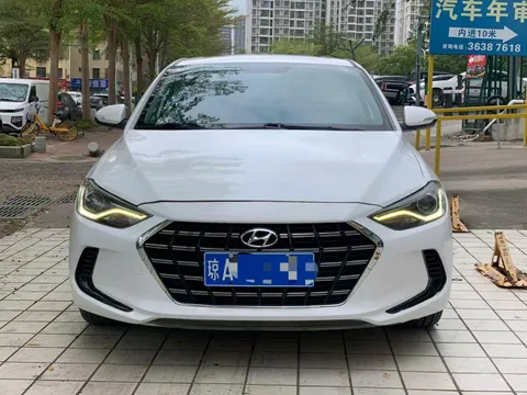 Hyundai Elantra (Avante)