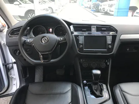 Volkswagen Tiguan L