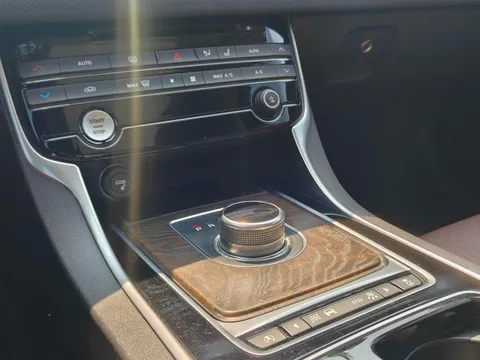 Jaguar XFL
