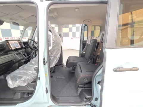 Suzuki Spacia Gear