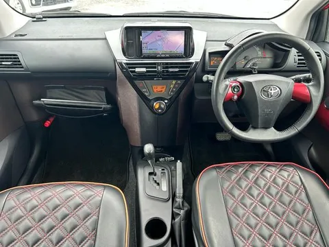 Toyota iQ
