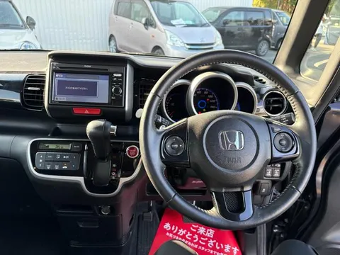 Honda N-BOX Custom