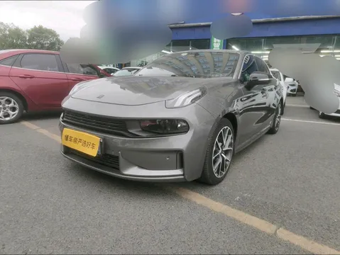 Lynk & Co 03