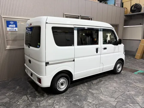 Mitsubishi Minicab Van