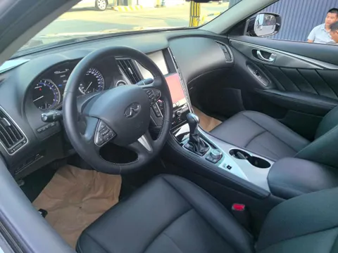 Infiniti Q50L