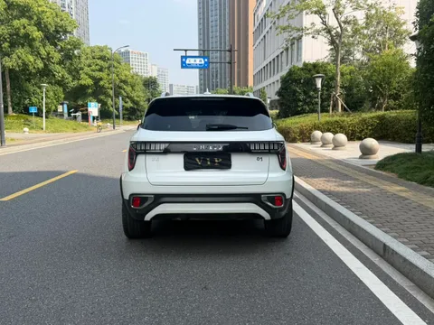 Lynk & Co 01