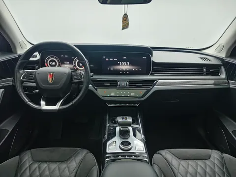 Hongqi HS5