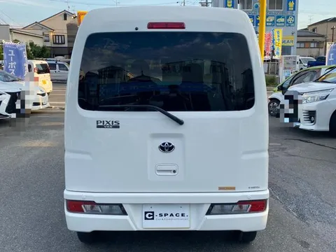 Toyota Pixis Van