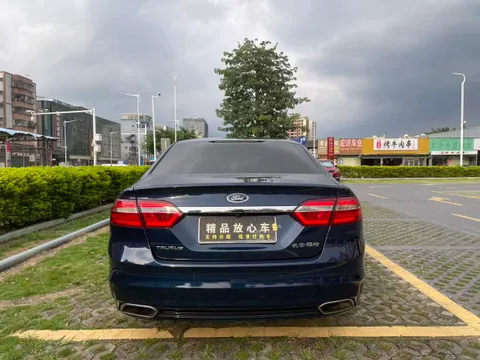 Ford Taurus